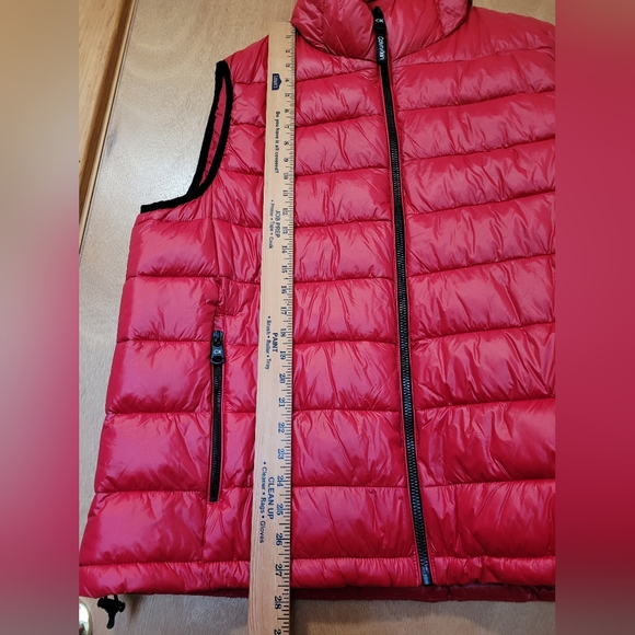 Calvin Klein Red Sleeveless Puffer Vest Jacket With adjustable Hood XL - Picture 10 of 12